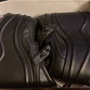 Wave-48 Demonia shoes